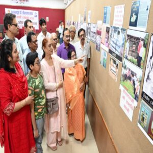 Rai Bahadur doctor Hiralal Rai ki 158 jayanti per satvik Seva Sanstha Jabalpur ne Dak ticket pradarshani Ka aayojan Kiya